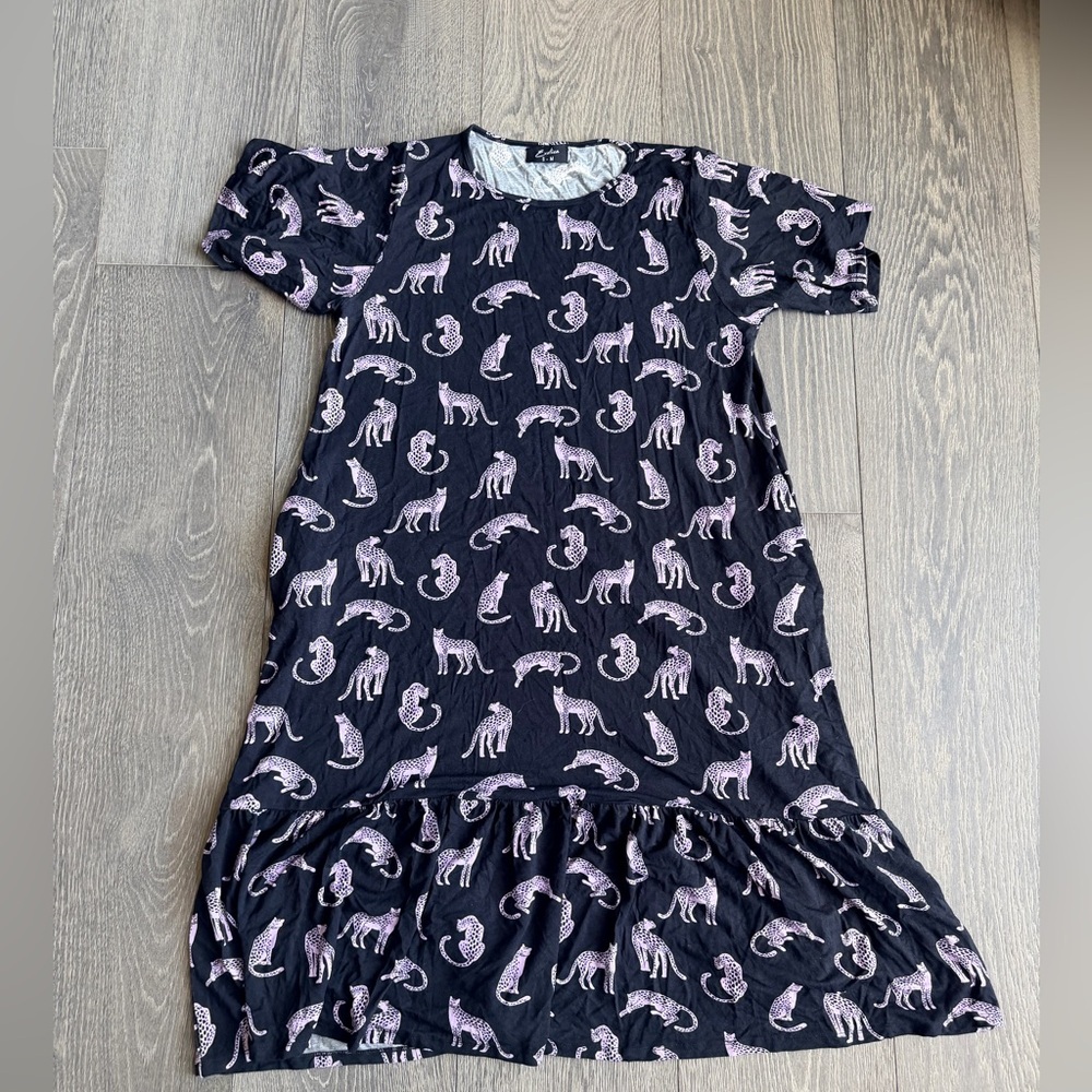Exotica Cheetah Short Sleeve Drop Waist Ruffle Dress in Black / Purple Size S-M